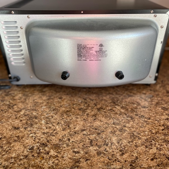 Hamilton Beach Silver Toaster Oven with Black Accents - Picture 6 of 11